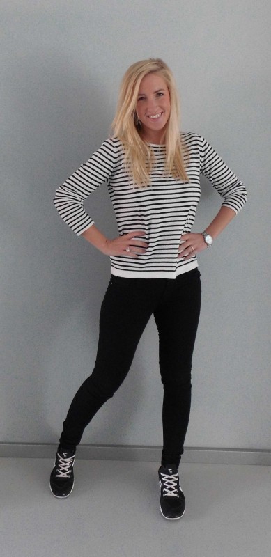 OOTD-Outfit-look-zwart-wit-black-white-stripes-nikes-nike-primark-2